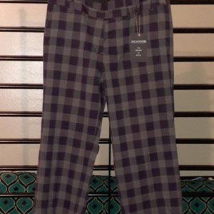 grey and purple plad pants